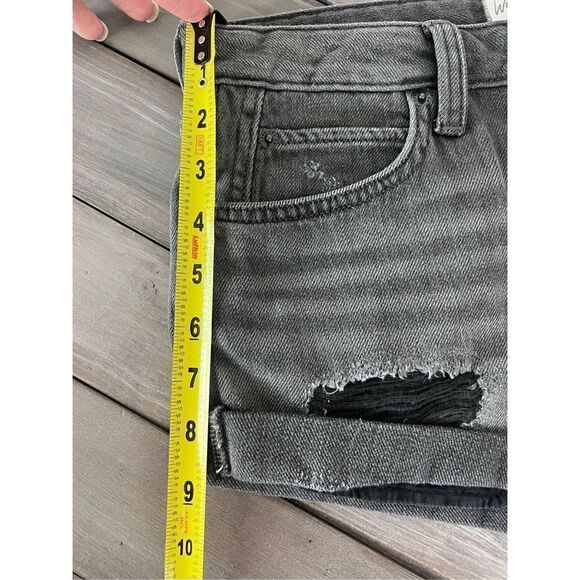 Free People We The Free Romeo Rolled Cut Off Short in Black Mambo Size 25 - Picture 12 of 13